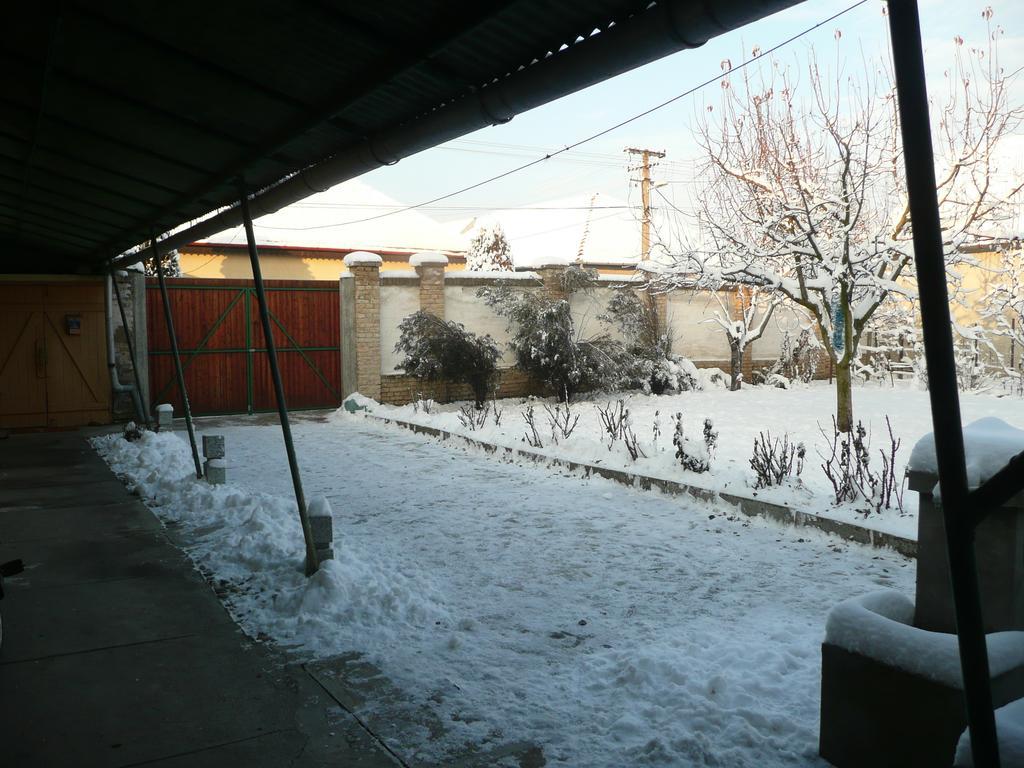Guest House Tisza Haz Senta Екстер'єр фото